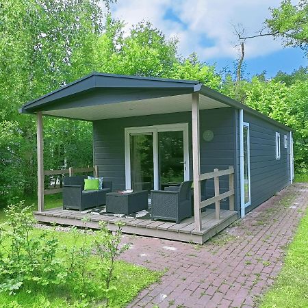 4P Chalet Tolve Met 4 Fietsen Vlakbij Natuurgebieden Drents Friese Wold, Fochteloerveen En Gevangenisdorp Veenhuizen Oosterwolde  Exterior foto